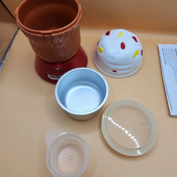 Cold Stone Creamery Ice Cream Maker EZ 2 Make Kids Instant Under 5 Minutes - Picture 3 of 4